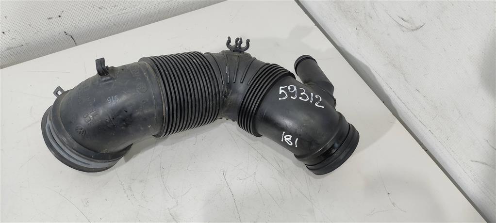 патрубок (трубопровод, шланг) Volkswagen Jetta 5 поколение 2008, 2.0 л., TDi, дизель, седан, 3C0129654P, 3C0129654AJ, BMN, CBAA, CBAB, CBDC, CBBB, CFFA, CFFB, CLCA, CFGB - фото №1