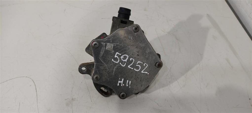 насос вакуумный Volvo V40 2 поколение 2015, 1.6 л., бензин, универсал, B4164T, BM5G2A451EC, . - фото №1