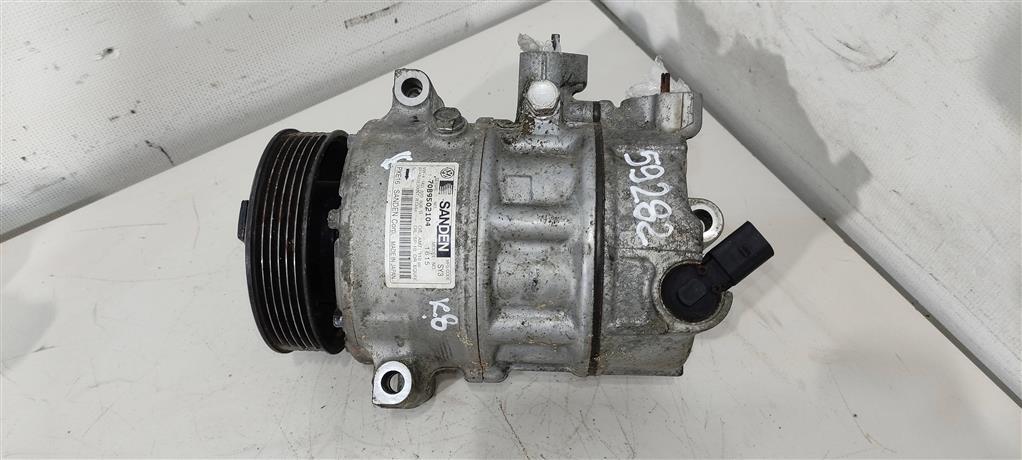 компрессор кондиционера Volkswagen Passat B6 2009, 2.0 л., TDi, дизель, седан, 1K0820808F, 1K0820808D, 1K0820808B, ., 1711N, 1711E - фото №1