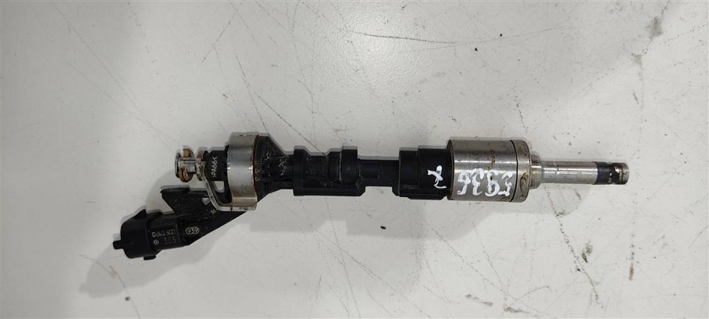 форсунка Ford Kuga 2 поколение 2014, 1.6 л., бензин, внедорожник 5 дв., B4164T, CJ5G9F593AA, 0261500155 - фото №1
