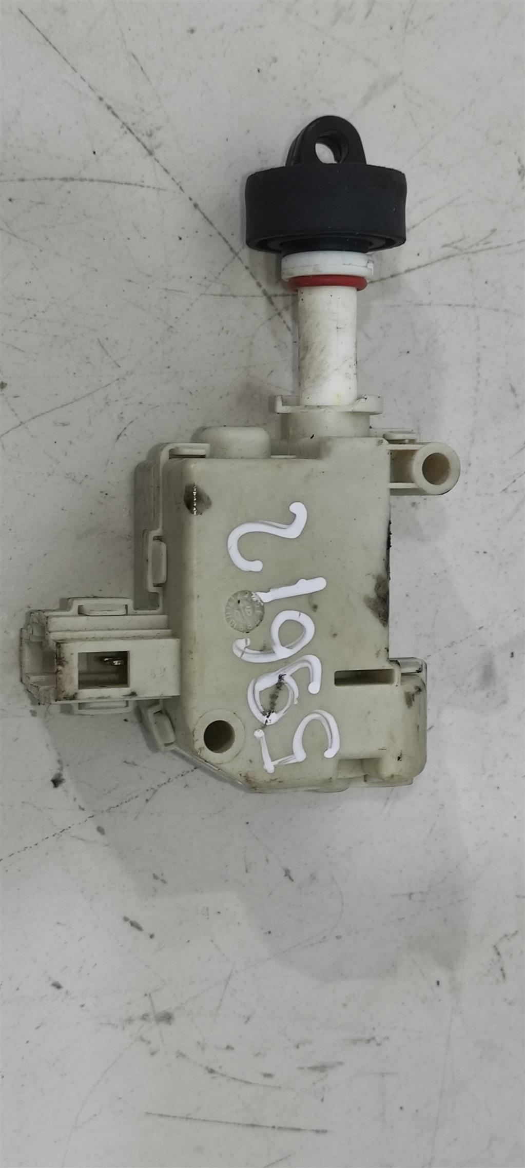 активатор замка крышки топливного бака Audi A6 4F/C6 2006, 2.0 л., бензин, седан, 3B0959782A, . - фото №1