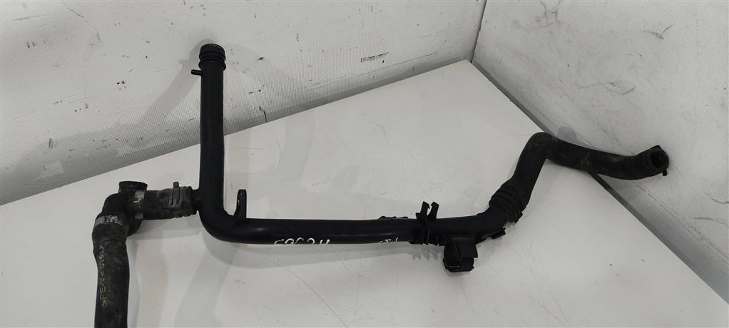 патрубок (трубопровод, шланг) Volkswagen Passat B7 2013, 1.6 л., TDi, дизель, седан, 03L121065AJ, CFFB, CFGB, CAYC, CLLA, CFGC, CCFA, . - фото №1
