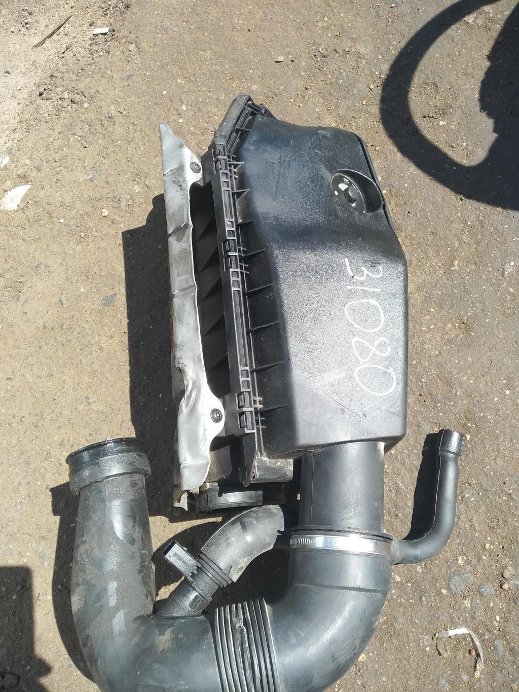 корпус воздушного фильтра Mercedes-Benz C-Класс W203/S203/CL203 2002, 2.2 л., CDi, дизель, седан, A6110901601, A6110902301, . - фото №1