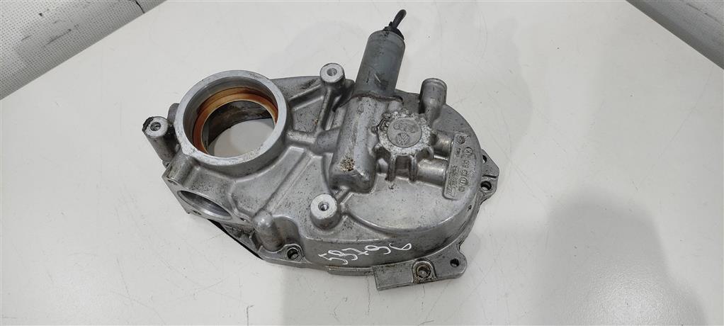 крышка распредвала Audi A4 B7 2006, 2.0 л., бензин, седан, 06D103530K, BLX, . - фото №1