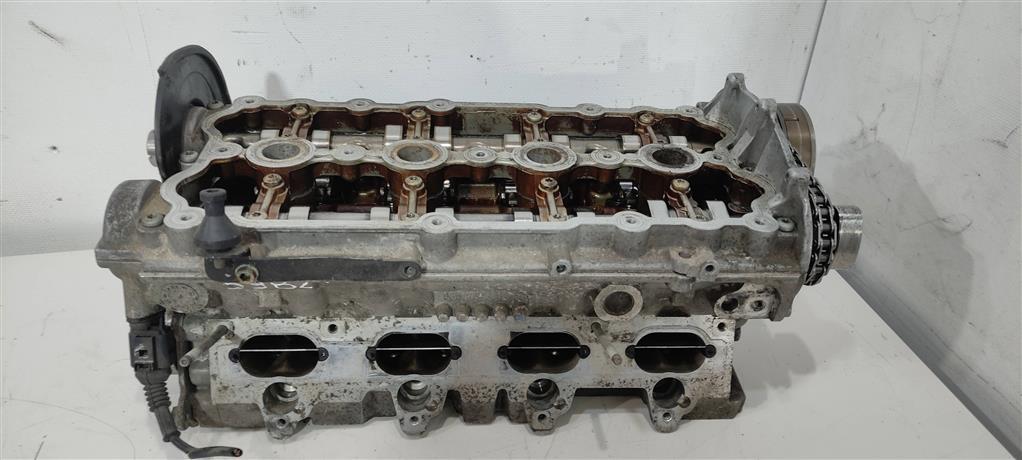 головка блока цилиндров Audi A4 B6 2003, 2.0 л., бензин, седан, AWA, . - фото №1