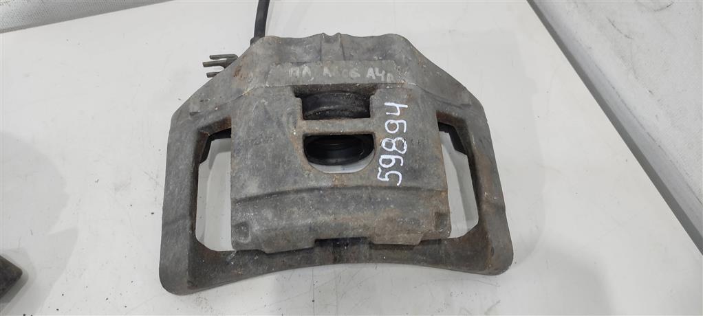суппорт передний левый Audi A6 4F/C6 2006, 3.2 л., бензин, седан, 4E0615123D, . - фото №1