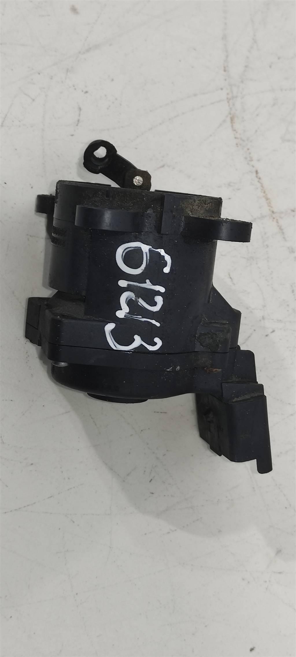 заслонка дроссельная Land Rover Discovery 4 поколение 2011, 2.7 л., дизель, внедорожник 5 дв., 276DT, 215979142, . - фото №1