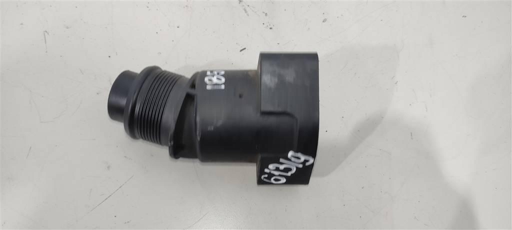 патрубок турбины Volkswagen Passat B7 2013, 2.0 л., TDi, дизель, седан, CBA, 03L131111G, CBB, CFF, CBD, . - фото №1