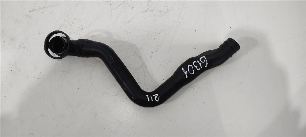 патрубок вентиляции картера Volkswagen Passat B6 2006, 2.0 л., бензин, седан, BVZ, BVY, BLR, BLX, BLY, BVX, 06F103217, . - фото №1