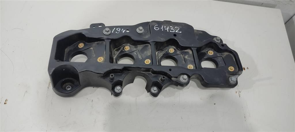 клапанная крышка Volvo V40 2 поколение 2015, 1.6 л., бензин, универсал, B4164T, BM5G12257EB, . - фото №1