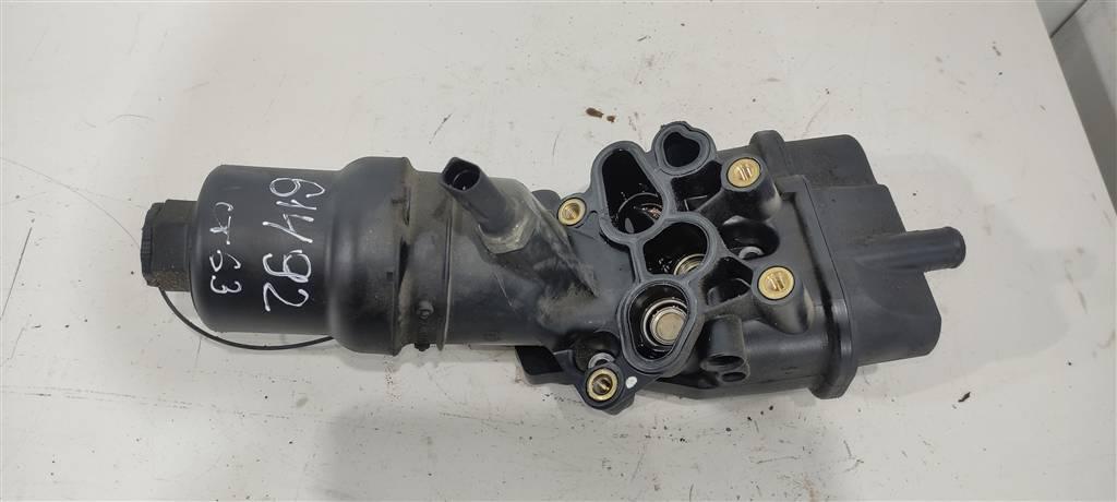 корпус масляного фильтра Volkswagen Passat B6 2006, 2.0 л., бензин, седан, BVZ, BVY, BLR, BLX, BLY, BVX, 06D115397G, 06D115397J, 06D115397D, 06D115397K - фото №1