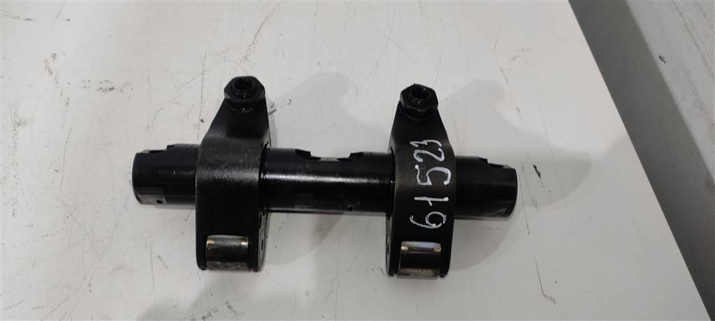 ось коромысел Volkswagen Transporter T5 2007, 1.9 л., TDi, дизель, фургон, BRS, AVF, AVB, BDJ, AXB, AXC, BRR, AWX, BDK, BXE, BPW, BLS, 038109527AF, BKE, BMM, BJB, BSU, BST, . - фото №1