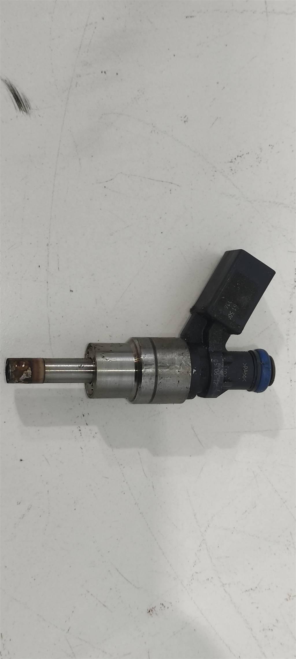 форсунка Volkswagen Passat B6 2006, 2.0 л., бензин, 06F906036, BVY, BLR, BLX, AWX, BVX, . - фото №1