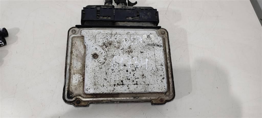 блок управления двигателем Volkswagen Eos 1 поколение 2008, 2.0 л., TDi, дизель, кабриолет, BMM, 03G906021TA, . - фото №1