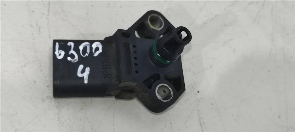 датчик абсолютного давления Volkswagen Passat B6 2007, 1.9 л., TDi, дизель, седан, 038906051D, 038906051B, . - фото №1