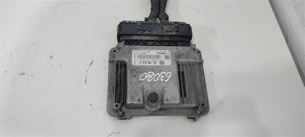 блок управления двигателем Volkswagen Jetta 6 поколение 2012, 2.0 л., TDi, дизель, седан, 03L906018AT, CFFB, CFHC, . - фото №1