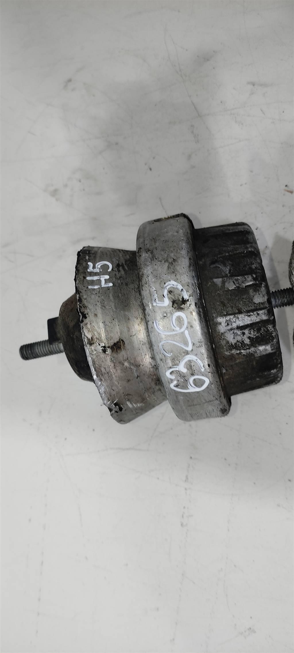 подушка крепления двигателя Audi A6 4F/C6 2006, 3.0 л., бензин, седан, 4F0199379BF, 4F0199379K, 4F0199379AP, . - фото №1