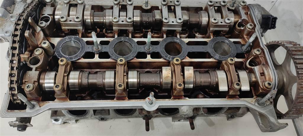 головка блока цилиндров Audi A4 B6 2003, 1.8 л., бензин, седан, AWT, AWM, AMB, AWC, AUG, AVJ, APX, BFB, BAM, AJH, AUQ, BEX, AWP - фото №1