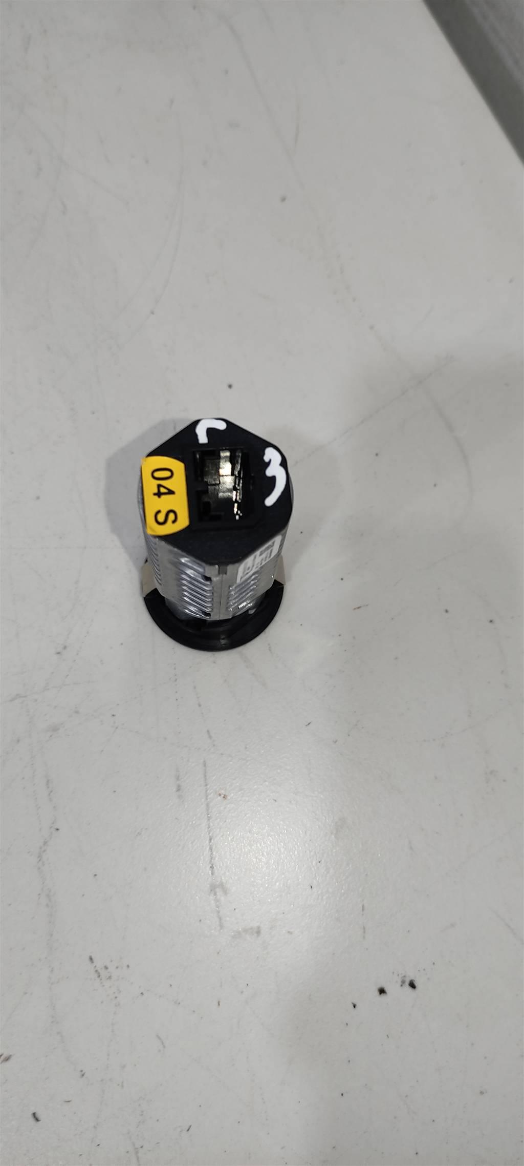 разъем AUX / USB Porsche Macan 1 поколение 2017, бензин, внедорожник 5 дв., ., 95B035222 - фото №1