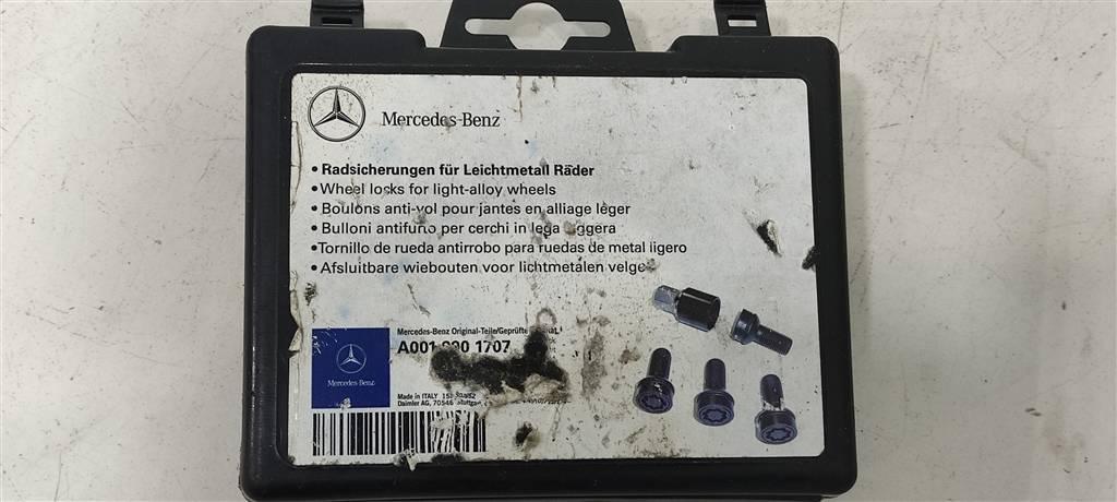 болт колесный Mercedes-Benz GLC-Класс X253/C253 2017, 2.2 л., CDi, дизель, внедорожник 5 дв., ., A0019901707 - фото №1