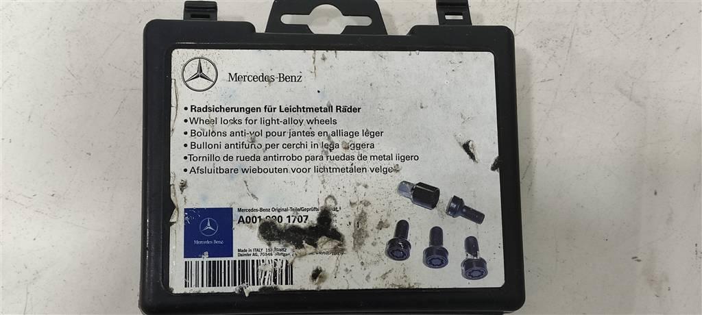 болт колесный Mercedes-Benz GLC-Класс X253/C253 2017, 2.2 л., CDi, дизель, внедорожник 5 дв., ., A0019901707 - фото №1