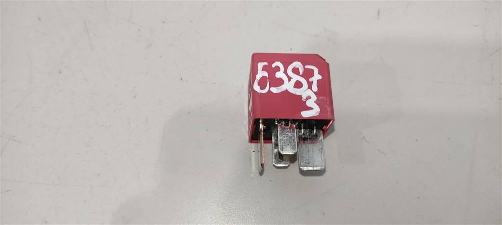 реле (прочие) Mercedes-Benz GLC-Класс X253/C253 2017, 2.2 л., CDi, дизель, внедорожник 5 дв., ., A0009821923 - фото №1