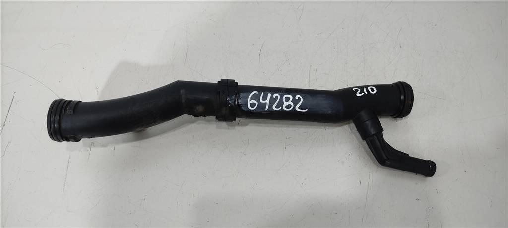 трубка охлаждающей жидкости Volkswagen Passat B6 2009, 1.4 л., бензин, седан, 03C121065F, CDG, CAV, . - фото №1