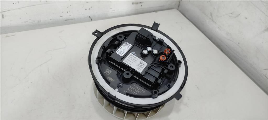 моторчик печки Mercedes-Benz E-Класс W213/S213/C238/A238 2018, 2.0 л., бензин, седан, ., 0130309007, F011500133, T83473A - фото №1