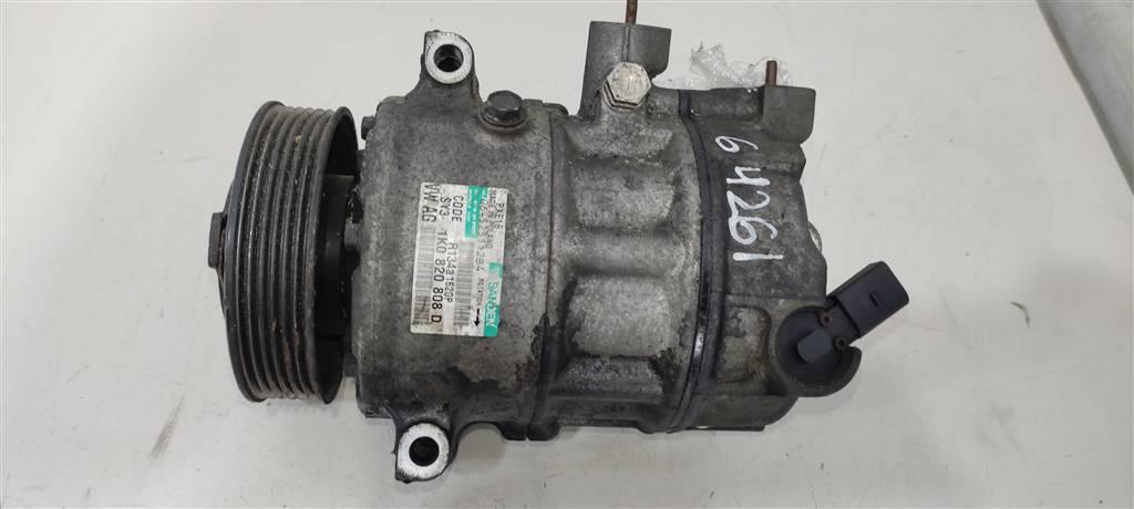 компрессор кондиционера Volkswagen Passat B6 2009, 2.0 л., TDi, дизель, седан, 1K0820808F, 1K0820808D, 1K0820808B, ., 1711N, 1711E - фото №1