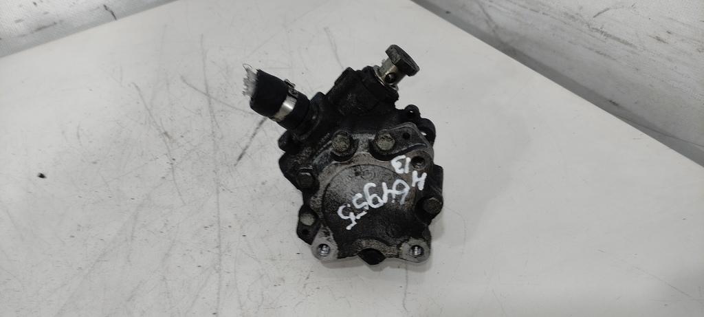 насос гидроусилителя руля Audi A4 B6 2003, 1.9 л., TDi, дизель, седан, 8E0145155N, AVF, AVB, AWX, BPW, BKE, CAHA, CJCA, BNA, BRB, CJCC, CAGA, CGLB, . - фото №1