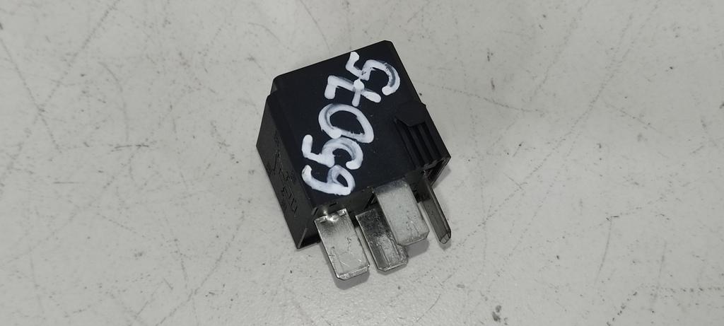 реле (прочие) Mercedes-Benz GLC-Класс X253/C253 2017, 2.2 л., дизель, внедорожник 5 дв., ., A0009828023 - фото №1