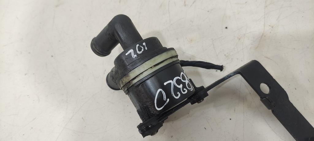 насос антифриза дополнительный Volkswagen Passat B7 2013, 2.0 л., TDi, дизель, седан, 5N0965561A, CBAA, CBAB, CBDC, CBBB, CJCB, CBAC, . - фото №1