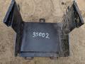 полка аккумулятора Volkswagen Golf 5 поколение 2007, 1.9 л., TDi, дизель, хетчбэк 5 дв., 1K0915336B, . - фото №2
