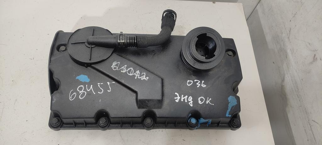 клапанная крышка Volkswagen Passat B6 2007, 1.9 л., TDi, дизель, седан, 038103469Q, 038103469S, 038103469AD, BXE, 038103469AH, BXC - фото №1