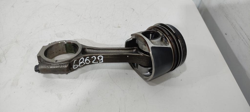 поршень Volkswagen Golf 6 поколение 2010, 2.0 л., TDi, дизель, хетчбэк 5 дв., CAH, CAG, CBA, CBB, CAGB, CAHA, CAHB, CBD, CAGA, CAGC - фото №1