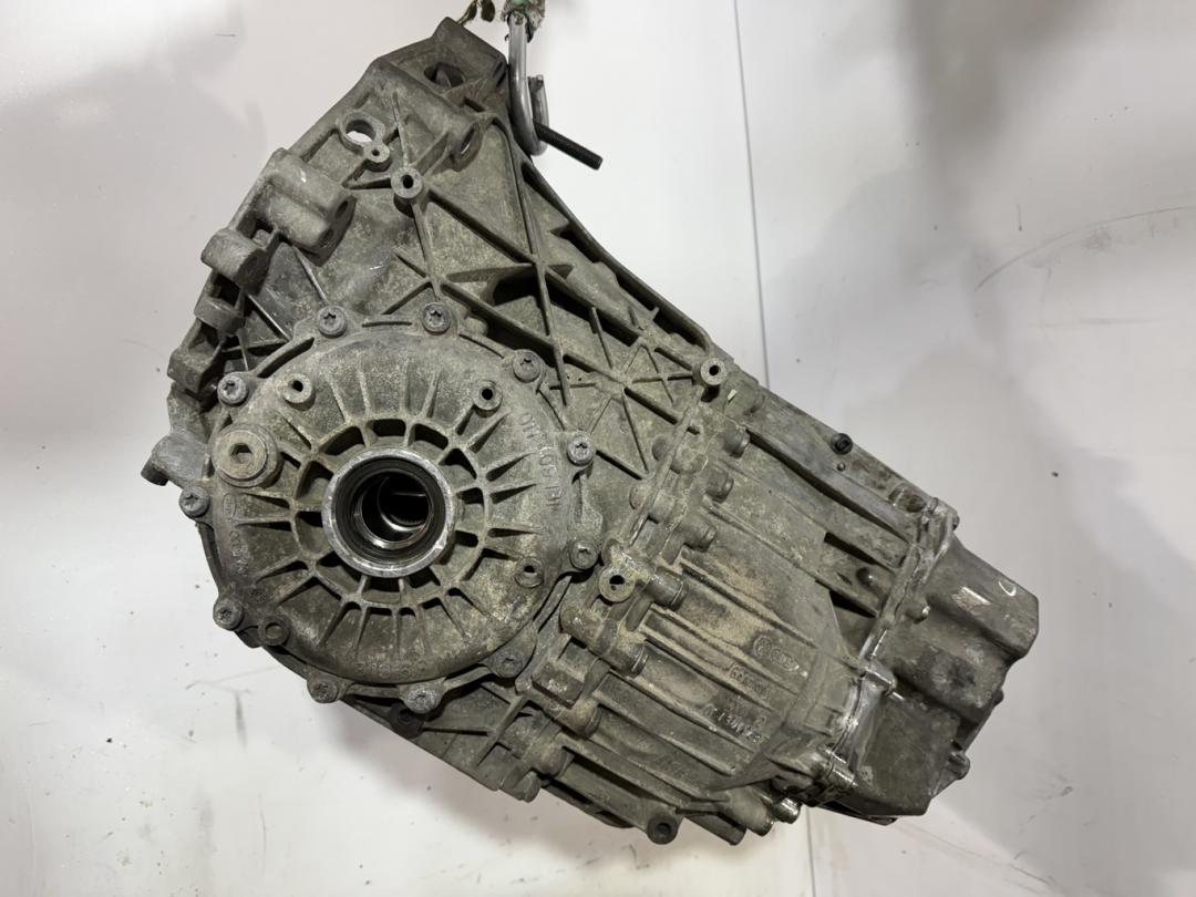 КПП автоматическая (АКПП) Audi A6 4F/C6 2006, 2.0 л., TDi, бензин, седан, KTD, LDQ, KTB, JQK, JZU, ., FSK, FSL, FYU, FZF, FZH, GHR, GHY, GHZ, GJA, GWN, GWX, GXU, GYJ, GYZ, HCQ, HEJ, HEK, HHA, HHB, HHD, HHE, HHF, HJF, HKB, HPP, HPQ, HPR, HRY, HRZ, HSA, HSW, HSZ, HTH, HVA, HWK, JFG, JFK, JFL, JQF, JQG, JQL, JTT, JWB, JYA, JZD, JZE, JZH, JZJ, JZM, JZT, KEF, KEM, KRH, KRW, KSX, KSY, KTC, KTJ, KTK, KTL, KTS, KTT, KYH, KYJ, KYK, KYQ, KYR, KYX, KYY, LDL, LDN, LDP, LDV - фото №1