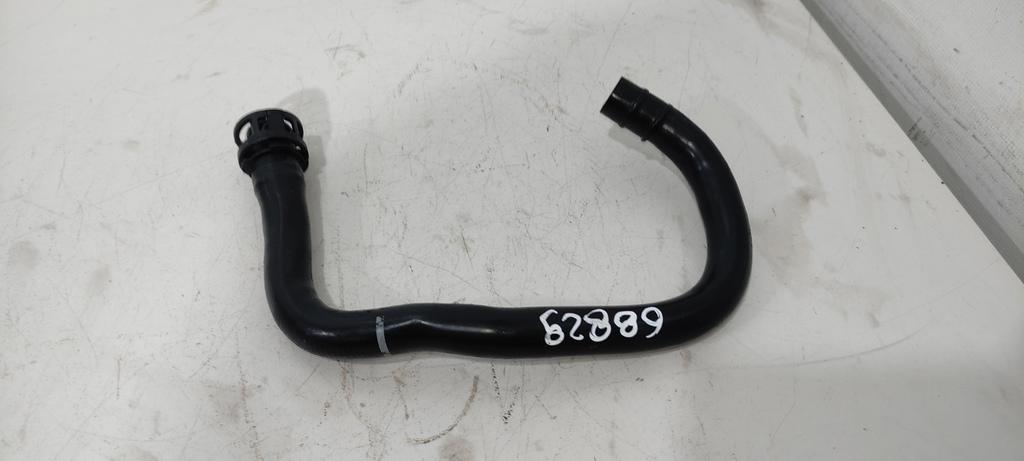 патрубок вентиляции картера Ford Kuga 2 поколение 2014, 1.6 л., бензин, седан, B4164T, ., BG9G6A886AA - фото №1