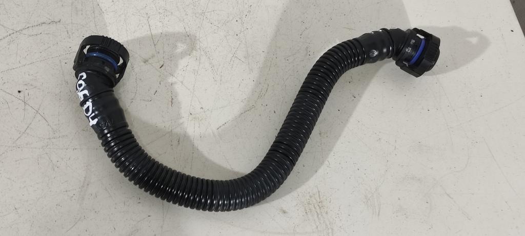 патрубок (трубопровод, шланг) Volkswagen Passat B7 2013, 2.0 л., бензин, седан, 06J103221A, . - фото №1