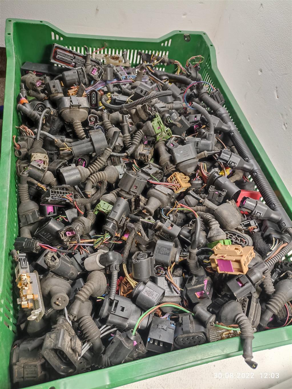 Разъем (фишка) проводки Volkswagen Caddy 4 поколение 2016, седан, AUDIVW, . - фото №1