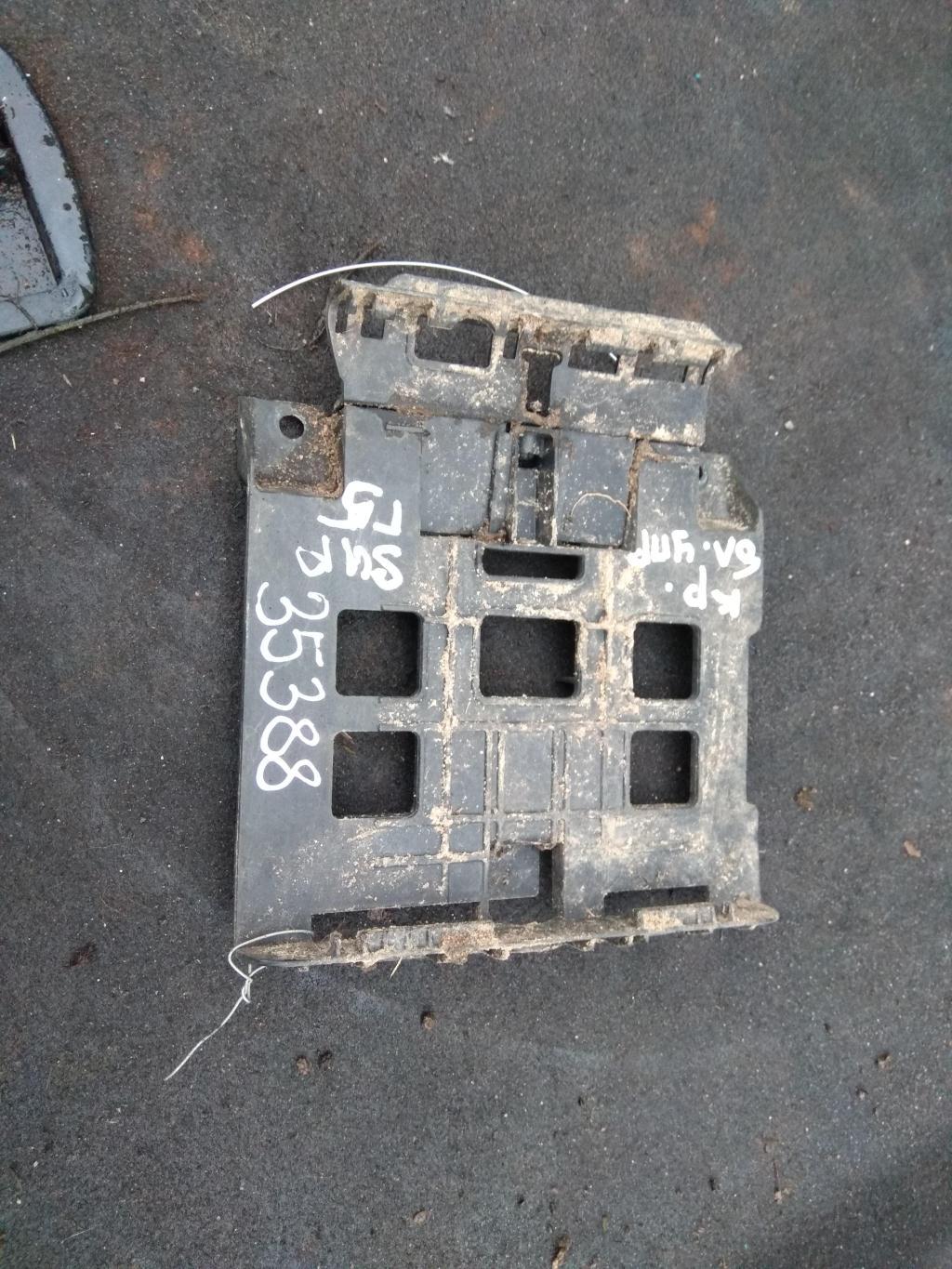 кронштейн (крепление) Volkswagen Jetta 5 поколение 2009, 2.0 л., TDi, дизель, седан, 5K0906507, CBDB, . - фото №1