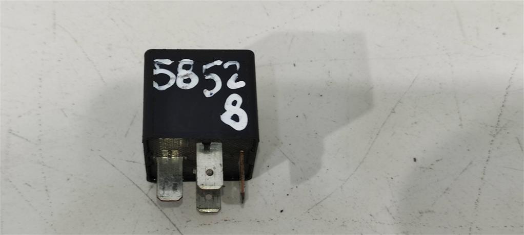 реле (прочие) Audi A1 8X 2013, 1.9 л., TDi, бензин, седан, 141951253B, 8D0951253A, 4H0951253A, 8K0951253, 431951253H - фото №1