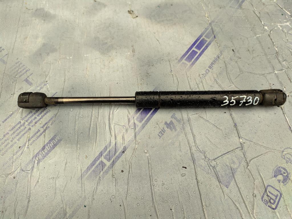 амортизатор крышки багажника (3-5 двери) Audi A6 4A/C4 1997, 1.8 л., бензин, седан, 8D5827552C, 8D5827552F, . - фото №1