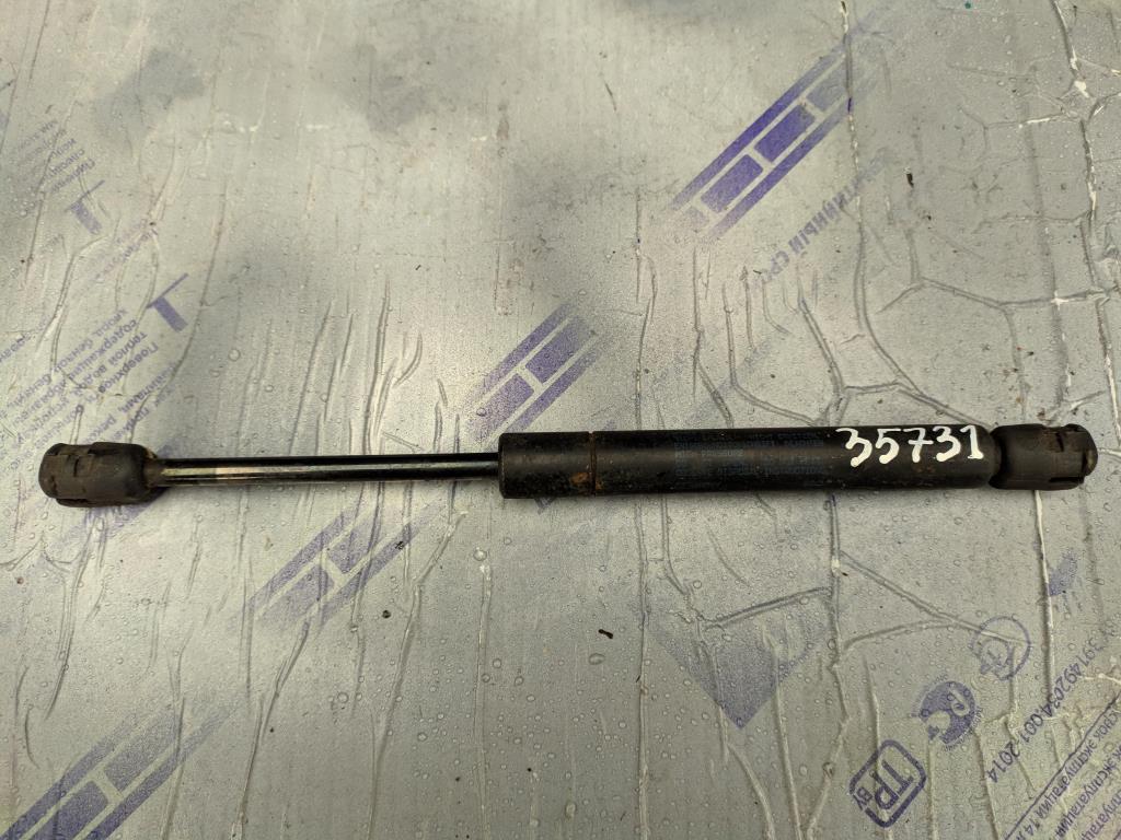 амортизатор крышки багажника (3-5 двери) Audi A6 4A/C4 1997, 1.8 л., бензин, седан, 8D5827552C, 8D5827552F, . - фото №1