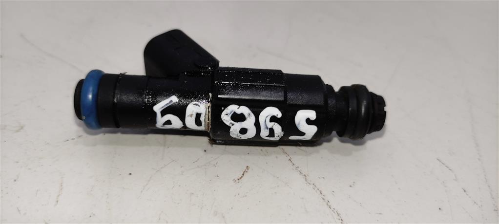 форсунка Volkswagen Fox 3 поколение 2012, 1.2 л., бензин, хетчбэк 5 дв., 03D906031C, . - фото №1