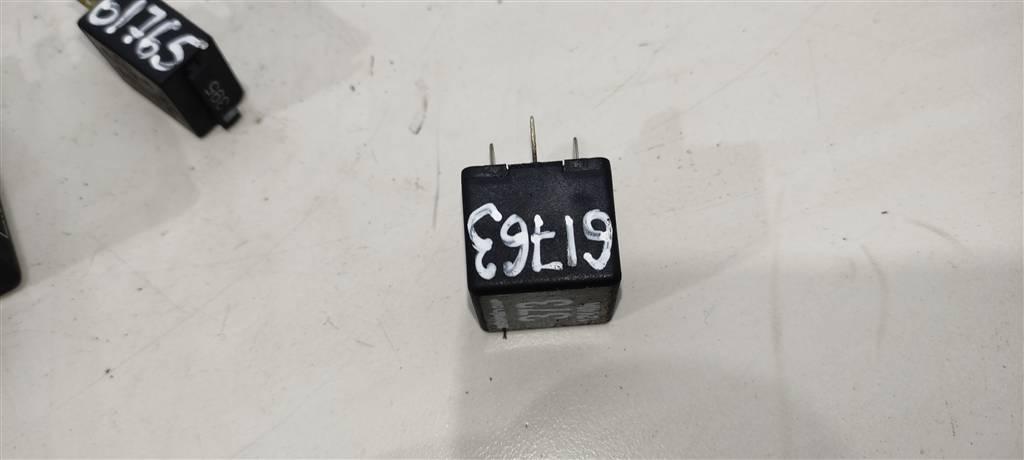 реле (прочие) Audi A1 8X 2013, 1.9 л., TDi, дизель, седан, 8K0951253A, . - фото №1