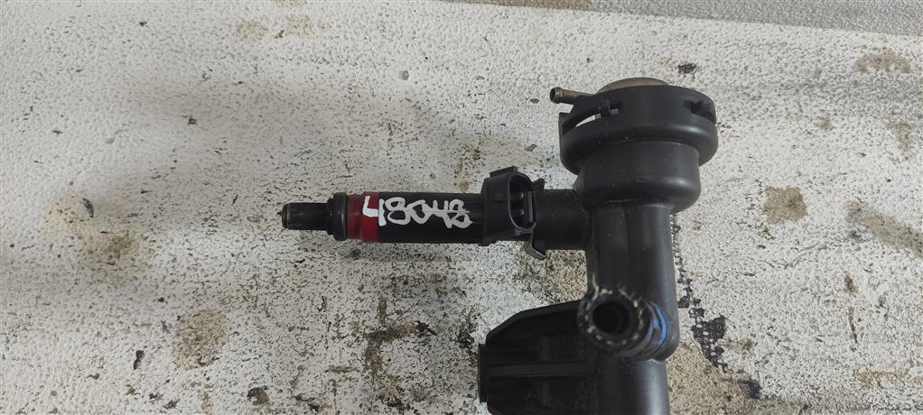 форсунка Volkswagen Fox 3 поколение 2012, 1.2 л., бензин, хетчбэк 5 дв., 03D906031C, . - фото №1