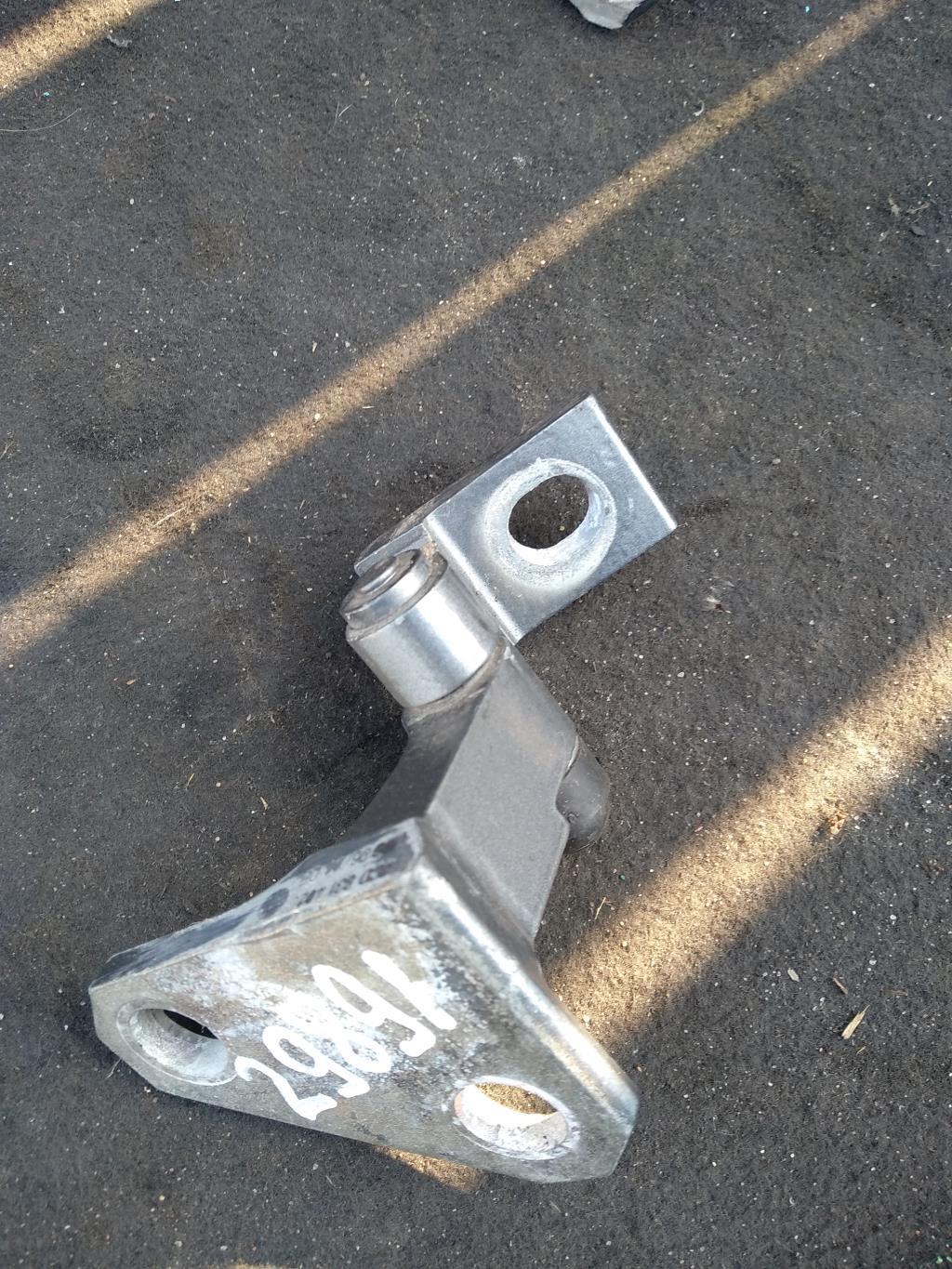 петля двери Volkswagen Passat B6 2007, 2.0 л., бензин, седан, 3C0831402C, 3C0831402D, . - фото №1