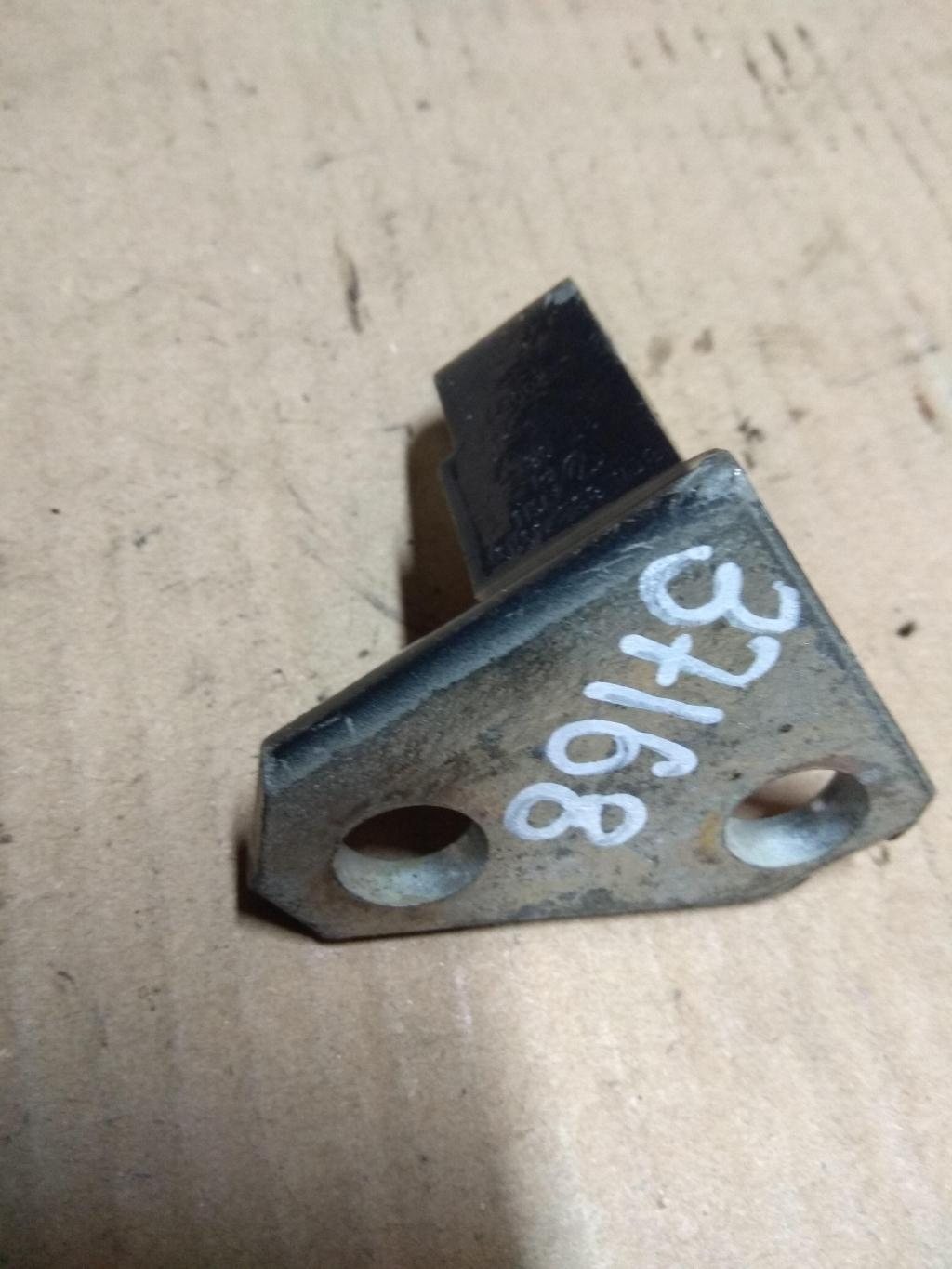 петля двери Volkswagen Passat B6 2007, 2.0 л., бензин, седан, 3C4833401D, 3C4833401C, . - фото №1