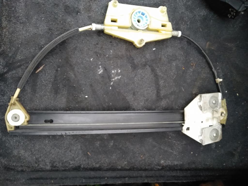 стеклоподъемник задний левый Audi A6 4F/C6 2006, 3.2 л., бензин, седан, 4F0839461, . - фото №1