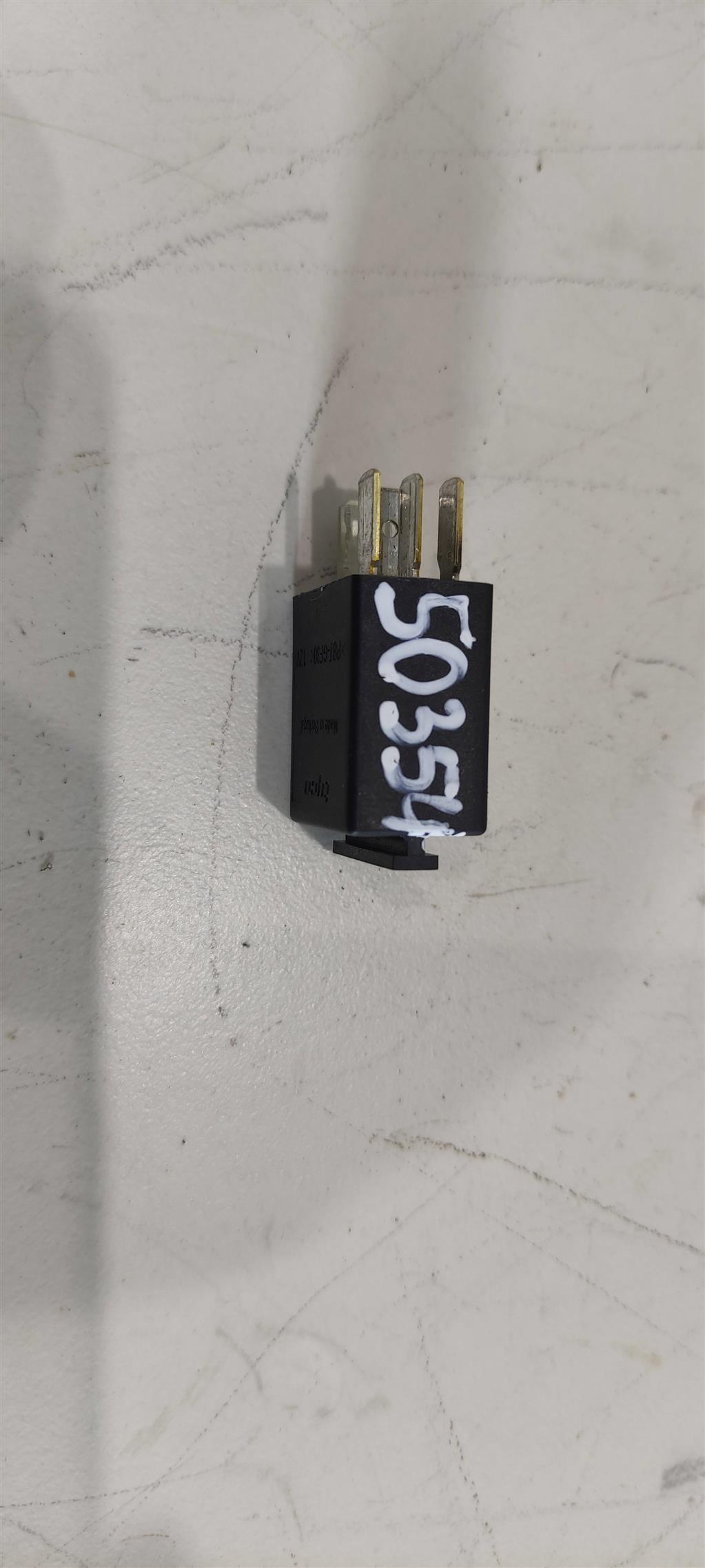 реле (прочие) Volkswagen Scirocco 3 поколение 2011, 2.0 л., TFSI, бензин, седан, 8Z0951253, 7M0951253C, 4H0951253C - фото №1